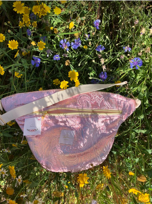 Sac banane jacquard rose et argenté
