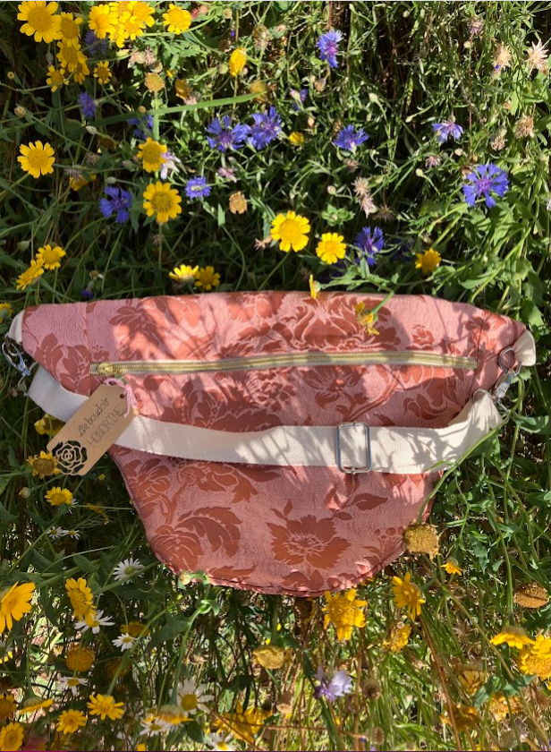 Sac banane jacquard fleuris vieux rose