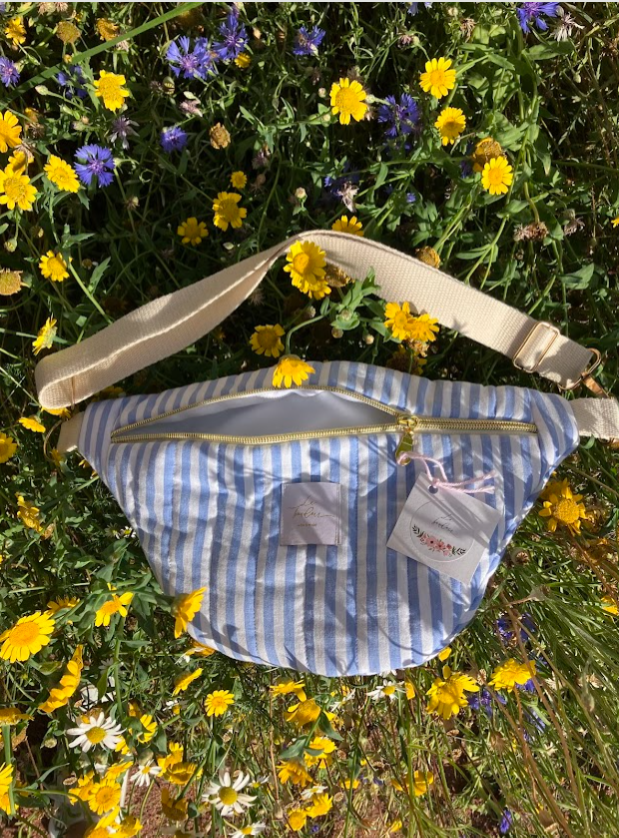 Sac banane à rayures bleu clair