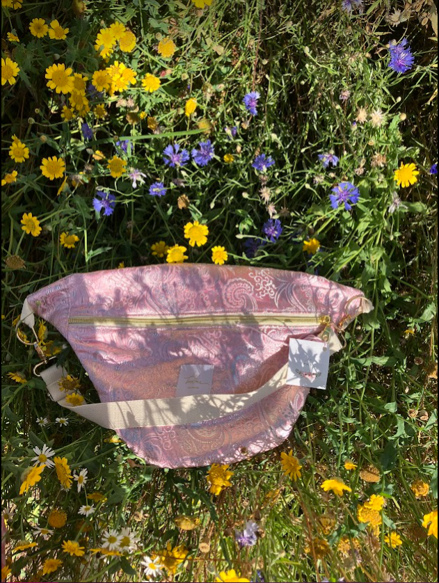 Sac banane jacquard rose et argenté