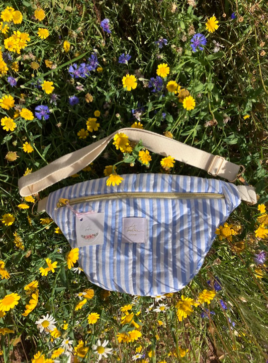 Sac banane à rayures bleu clair